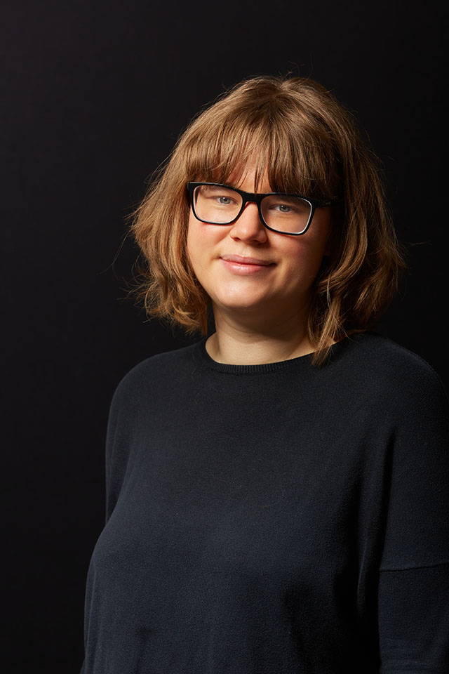 dr. Angelika Vižintin, mag. biokem. : raziskovalka